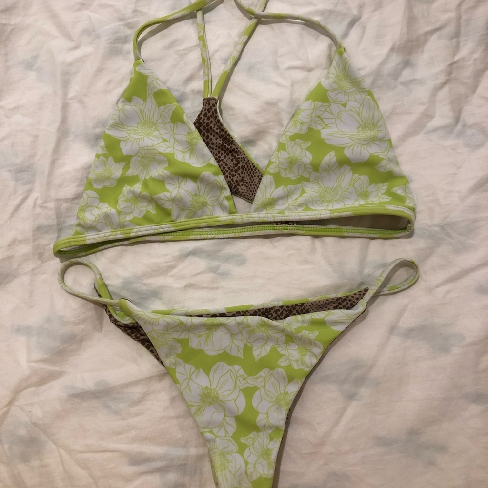 Neon magnolia set SOLD ‼️‼️